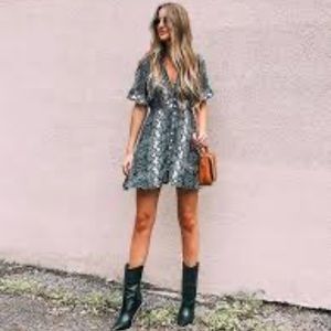 Kivari tangara play dress